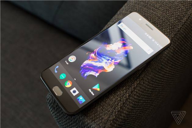 تسريب أول صورة يظهر فيها هاتف OnePlus 5 بالكامل