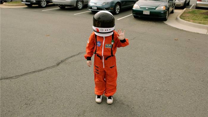 طفل ذو 9 سنوات يتقدم لوظيفة حامى الكواكب وناسا ترد