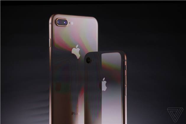 آبل تعلن رسمياً عن هاتفي iPhone 8 و iPhone 8 Plus