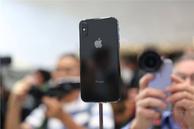 هاتف iPhone X متوفر للطلب المسبق في 55 دولة