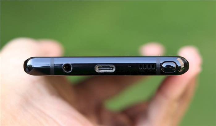 مستخدمين لهواتف Galaxy Note 8 و S8 و Pixel 2 يعانوا من مشكلة في الميكروفون