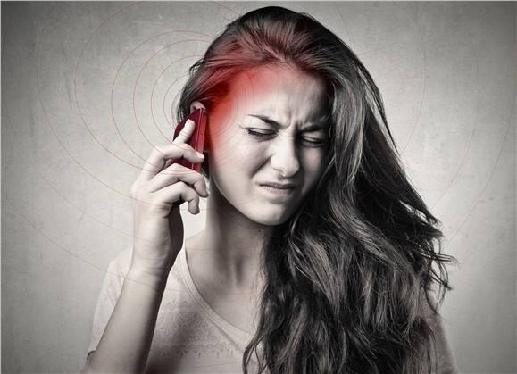 هل للهواتف المحمولة أثر سلبى على المخ وتسبب مرض السرطان؟