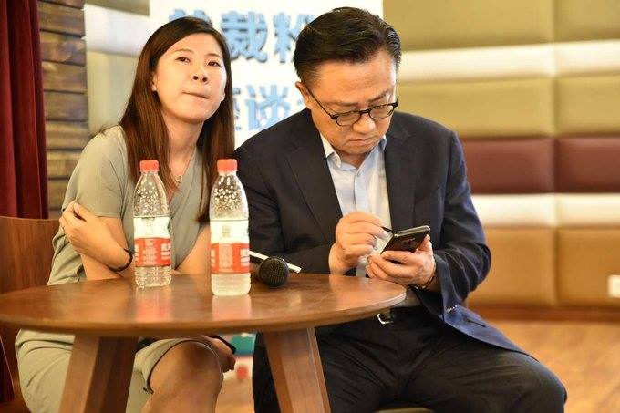 رصد الرئيس التنفيذي لسامسونج يستخدم هاتف Galaxy Note 9