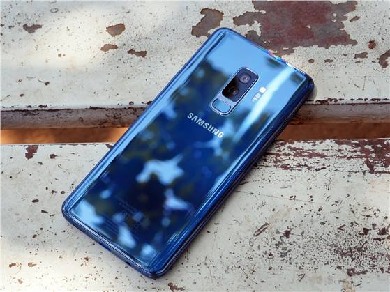 سامسونج: هاتف Galaxy S10 لن يدعم تقنية 5G وسنطلق هاتف قابل للطي قريباً
