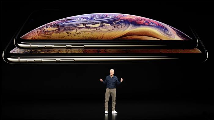 تيم كوك يزور الصين للمساعدة في مبيعات iPhone XS المخيبة للأمال
