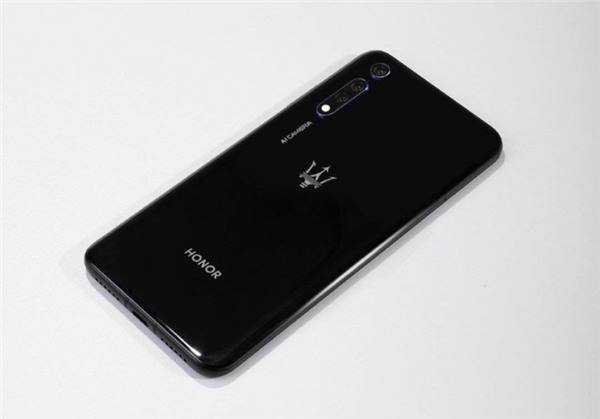 هاتف Honor V20 سيأتي ببطارية بقوة 4000 ميلي أمبير