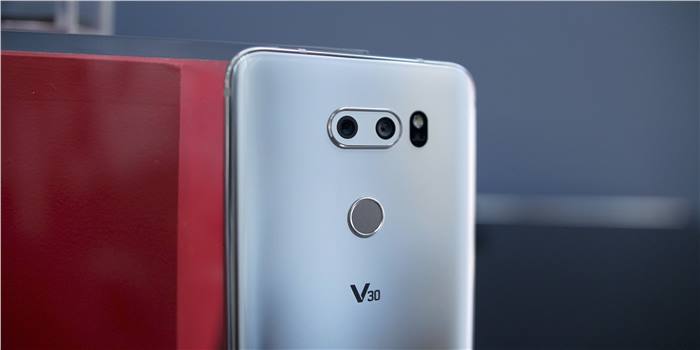 شاهد مقارنة بين كاميرا هاتف LG V30 وكاميرا إحترافية سعرها 50 ألف دولار