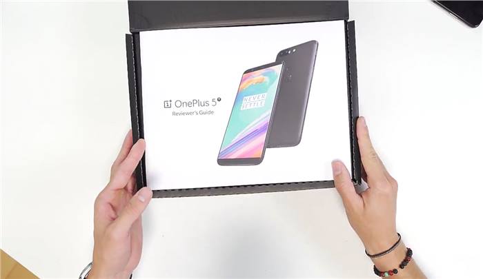 أول فيديو فتح علبة هاتف OnePlus 5T