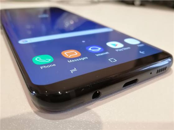 هل سيأتي هاتف Galaxy S9 بدون منفذ 3.5 ملم؟