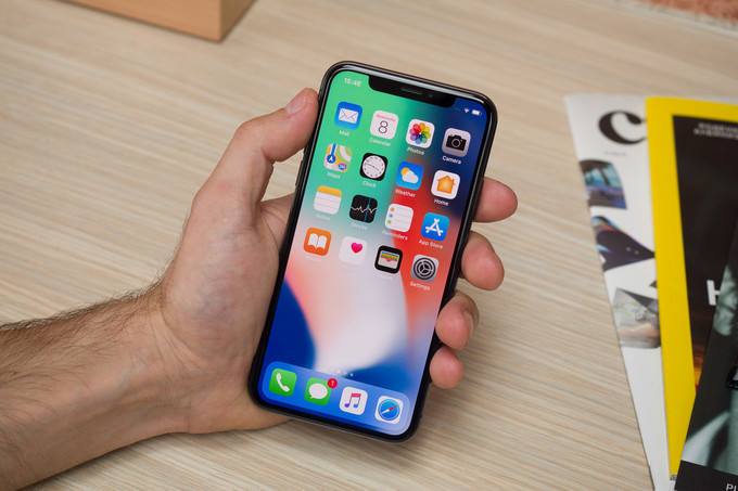 مشكلة في iPhone X تجعل المستخدمين غير قادرين على الرد على المكالمات