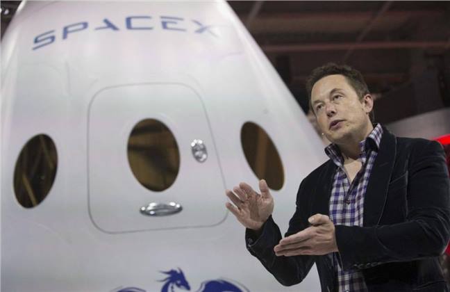 12 ألف قمر صناعى من SpaceX لإرسال الإنترنت فى جميع أنحاء العالم