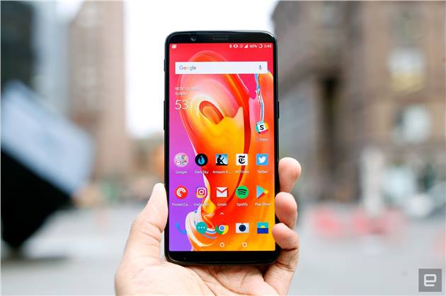 ون بلس: نفاذ كل كميات هاتف OnePlus 5T