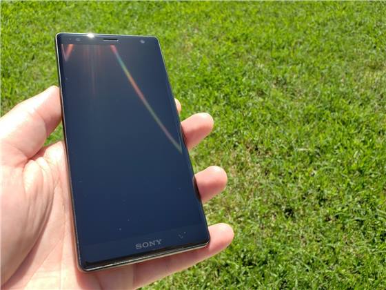 هواتف سوني Xperia XZ1 و XZ2 تعاني من مشاكل في الشاشة والشركة ترد