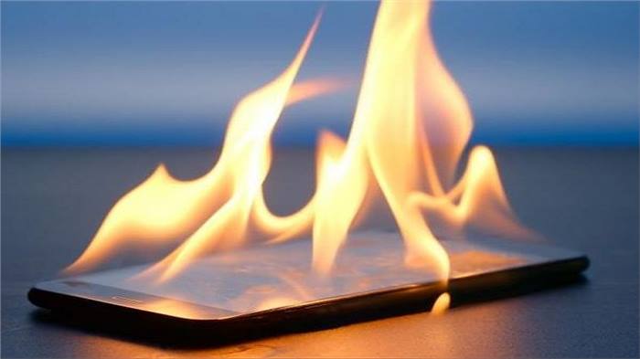 باحثون يكتشفون مادة تمنع إشتعال النيران فى بطاريات الهواتف الذكية
