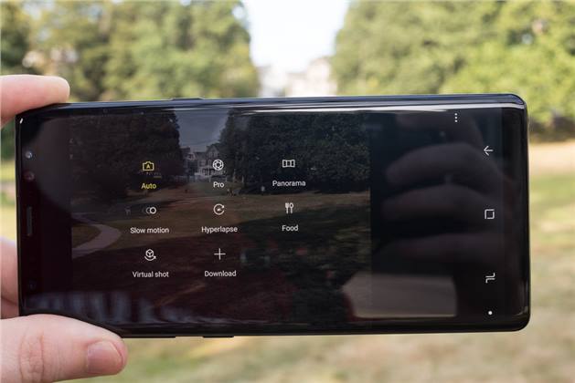 سامسونج ترسل تحديث جديد لهاتف Galaxy Note 8 يجلب مميزات AR Emoji و Super Slow Mo 