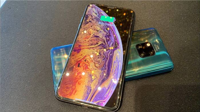 هاتف Galaxy S10 قد يشحن الهواتف الآخرى لاسلكياً مثل Mate 20 Pro