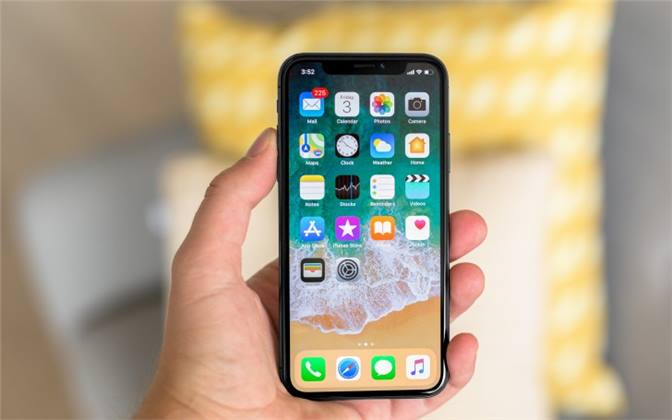 آبل توفر للبيع نسخة معاد تصنيعها من iPhone X