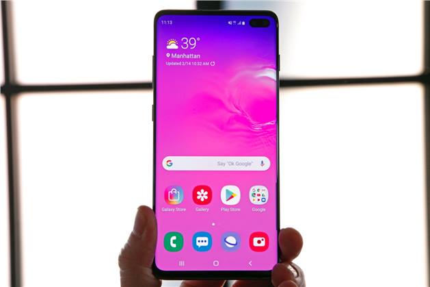 سامسونج: نفكر في رفع قوة الشحن السريع في Galaxy S10 وقد نضيف وضعية تحسين الصور ليلاً