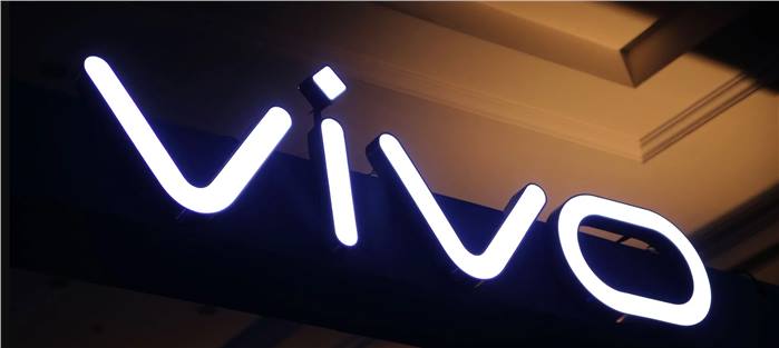 فيفو تحتفل بإطلاق أعمالها في السوق المصري وتطلق هاتفي S1  و V17 Pro