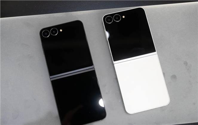 سامسونج تعلن عن هاتف Galaxy Z Flip 7 FE بمعالج Exynos 2400 وسعر 900 دولار