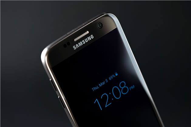 هاتف سامسونج Galaxy S8 سيأتي بزرار طاقة يدعم اللمس وتقنية شحن لاسلكي أفضل
