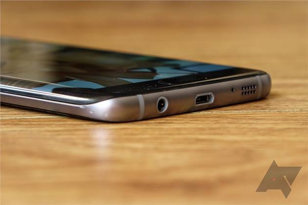 هاتف سامسونج Galaxy S8 سيأتي بمنفذ 3.5 ملم 