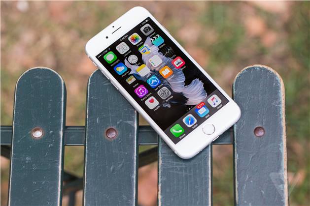 آبل تبدأ في إصلاح نسخ الـ iPhone 6s التي تغلق بشكل تلقائي