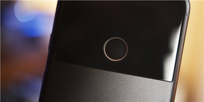 تحديث أندرويد 7.1.2 نوجا يضيف ميزة السحب على قارئ للبصمة لهاتفي Nexus 5X و Nexus 6P