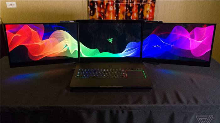 سرقة أثنين من نماذج الحاسب المحمول صاحب الثلاث شاشات الذي قدمته Razer في مؤتمر CES 2017