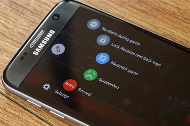 تسريب العديد من المعلومات الجديدة عن هاتف Galaxy S8 وقارئ البصمة في الجهة الخلفية