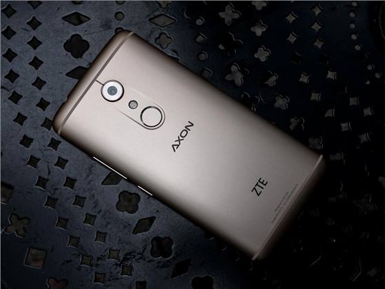 شركة ZTE تعلن عن نسخة جديد من هاتف Axon 7 برامات 6 جيجا بايت وتقنية Force Touch