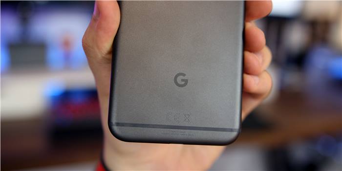 جوجل ترسل لبعض من قاموا بشراء هواتف Pixel بطاقة Google Play بقيمة 50 دولار