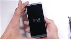 اختبار القوة والصلابة للهاتف LG G6