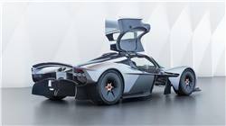 نظرة مقربة على سيارة أستون مارتن فالكيري الجديدة 3 مليون دولار