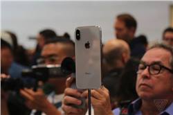 بطارية هاتف iPhone X أقل من بطارية iPhone 7 Plus