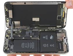 تفكيك هاتف iPhone X يكشف عن حجم البطارية