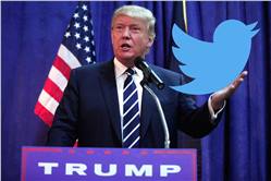 موظف بتويتر يقوم بإيقاف حساب دونالد ترامب فى اليوم الأخير له