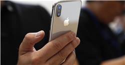 بعض المستخدمون قاموا بإعادة iphone X بعد شرائه بأيام