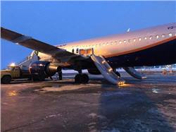 حريق بطائرة روسية بعد الهبوط بسبب إنفجار باور بانك