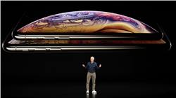 تيم كوك يزور الصين للمساعدة في مبيعات iPhone XS المخيبة للأمال