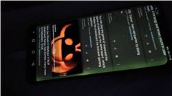 شاشة هاتف هواوي Mate 20 Pro تعاني من مشكلة ظهور لون أخضر على جوانبها