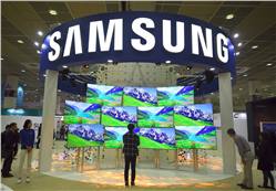 سامسونج تؤكد الكشف عن واجهة هاتفها القابل للطي غداً وكذلك Android Pie لهواتفها