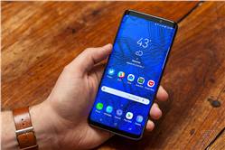 هاتف Galaxy S10 قد يأتي بثقبين في الشاشة أو نوتش على جانب الشاشة