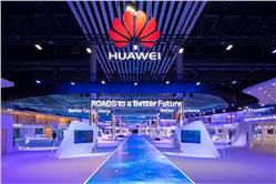 ترامب يوقع طلب يمنع شركات الإتصالات الأمريكية من إستخدام معدات الشبكات من الصين