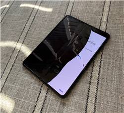 شاشة هاتف Galaxy Fold تواجه مشكلة ضخمة ويبدو إنها مشكلة عامة