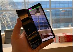 سامسونج: سنقوم بالتحقيق لمعرفة سبب حدوث مشاكل في شاشة هاتف Galaxy Fold
