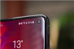 براءة إختراع لهاتف ذكي جديد سيأتى بثقبين فى الشاشة أحدهما للكاميرا الأمامية