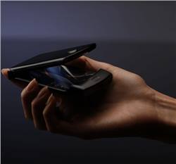 هاتف موتورولا القابل للطي Razr يظهر في صورة جديدة
